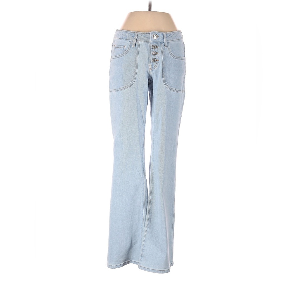 Light wash, low rise, flared jeans
